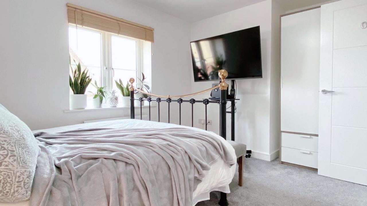 Entire Home: Bicester Village 10Min Walk المظهر الخارجي الصورة