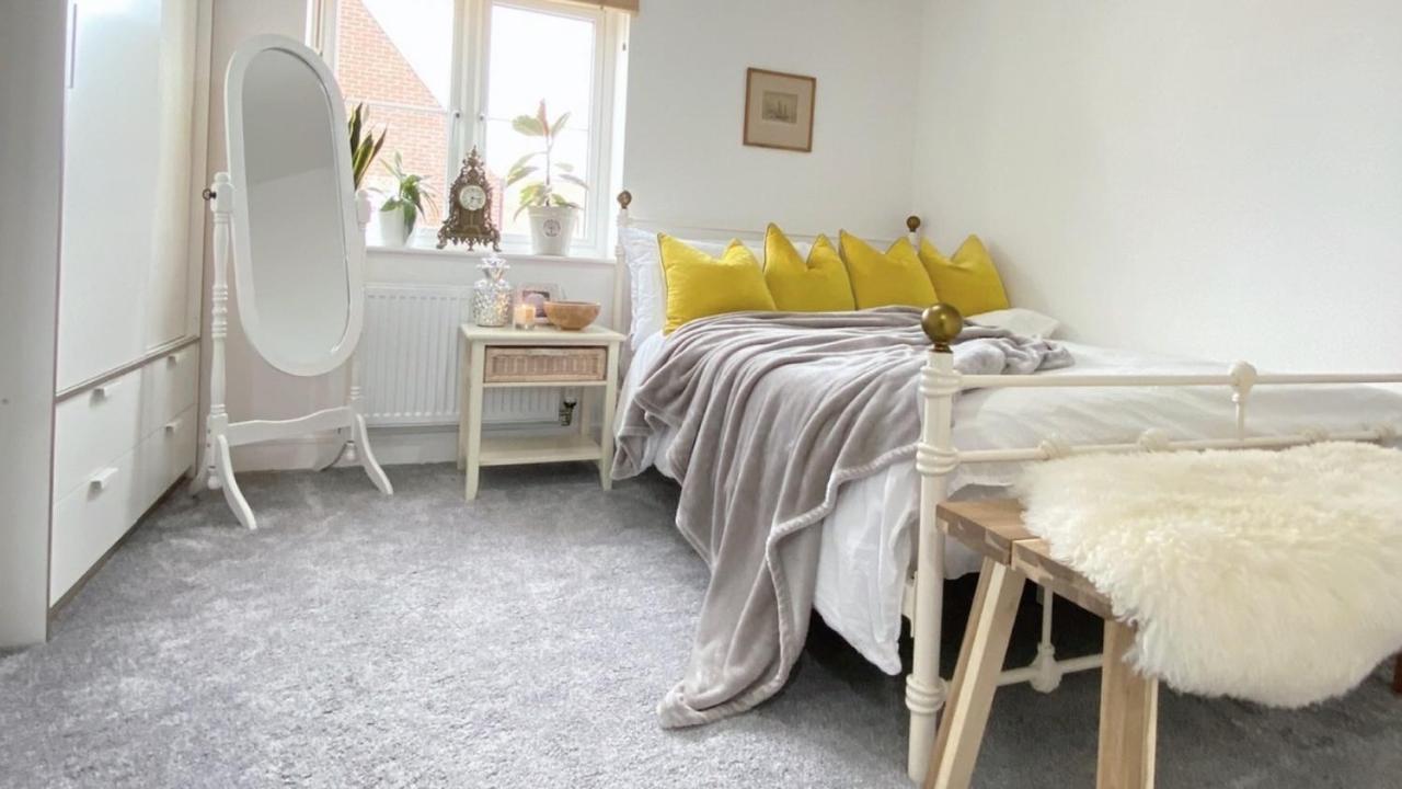 Entire Home: Bicester Village 10Min Walk المظهر الخارجي الصورة