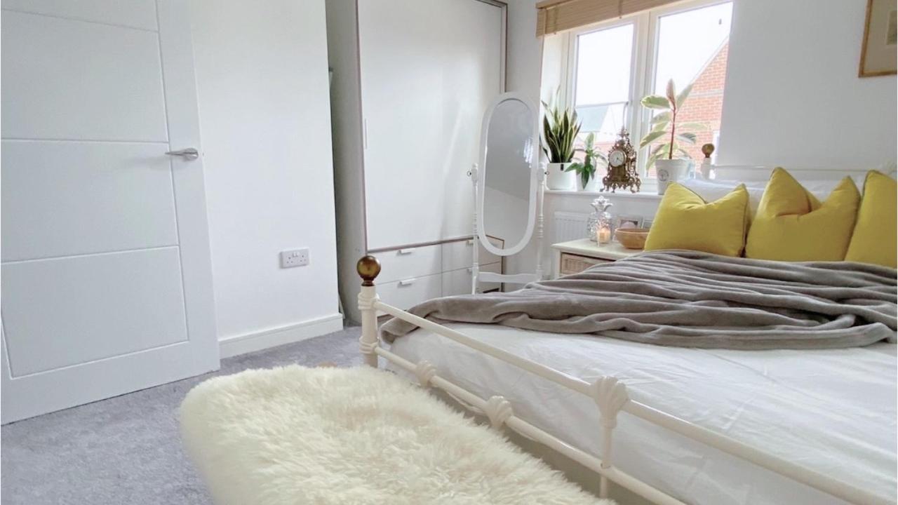 Entire Home: Bicester Village 10Min Walk المظهر الخارجي الصورة
